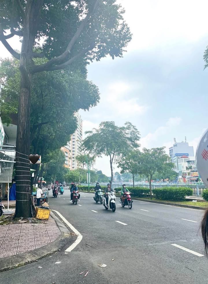 Nhà Mặt Tiền Kinh Doanh Đường Trường Sa, Quận 3, 27m² - Chính Chủ Bán Gấp 6.25 Tỷ!