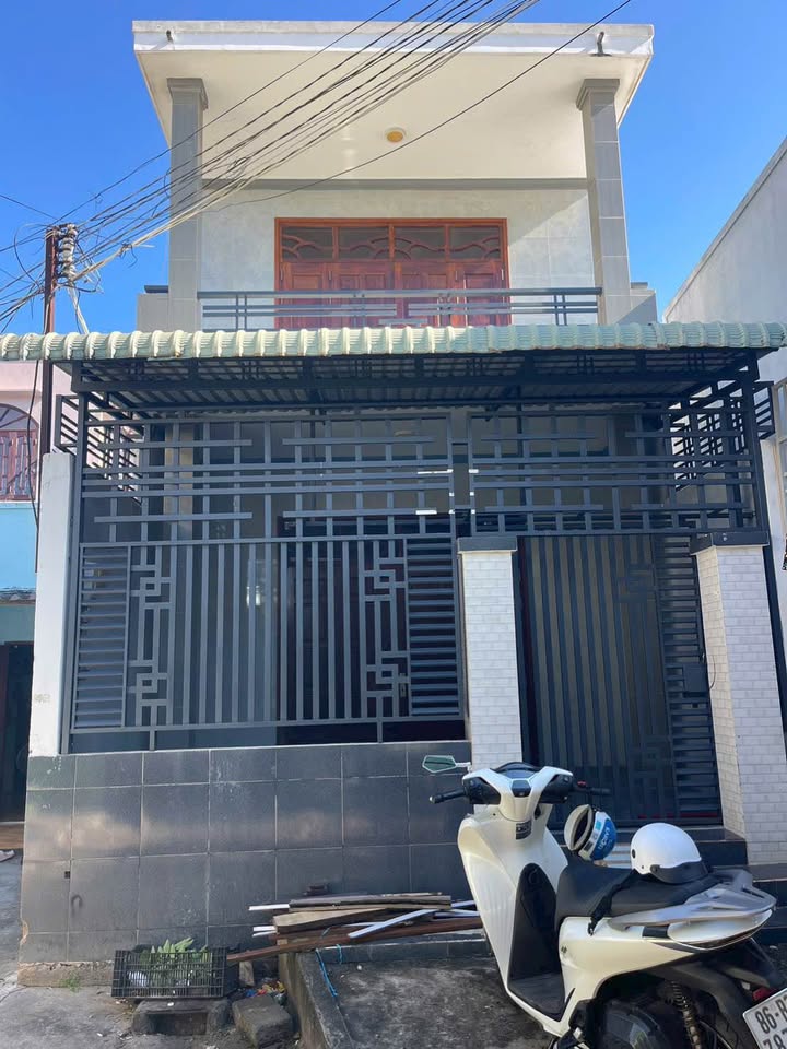 Nhà lầu sát biển Phú Hài - TP. Phan Thiết 82m² giá 1.65 tỷ - Dọn vào ở ngay!