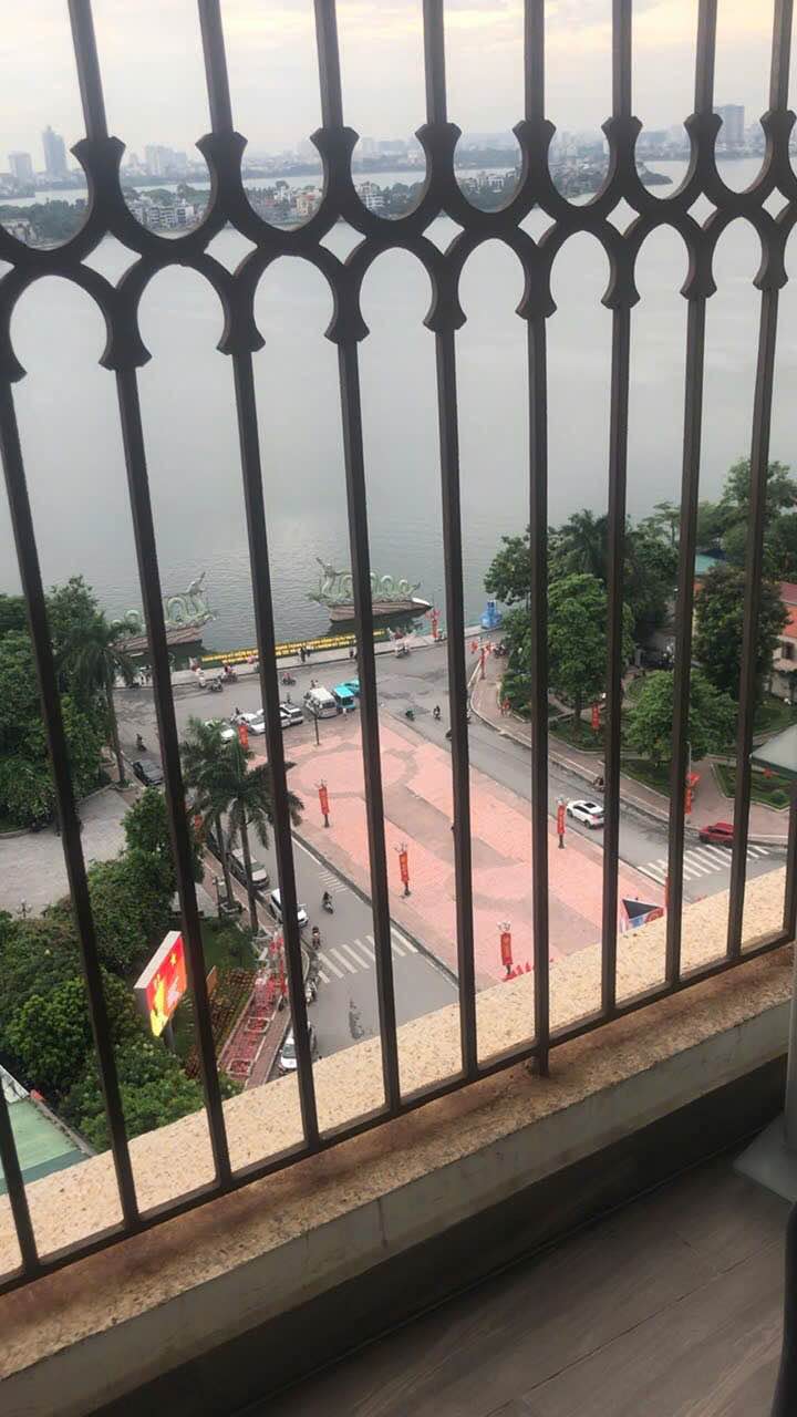 Căn hộ Del Dorado Lạc Long Quân Tây Hồ 90m² giá 21 triệu - View Hồ Tây hoàn mỹ!