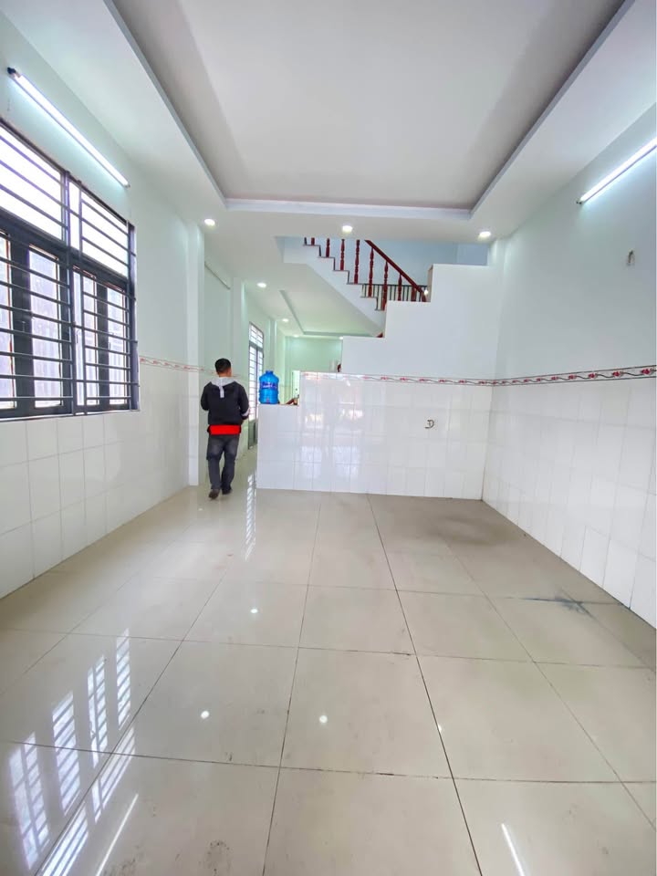 Nhà mặt tiền đường Xuân Thới Thượng, Hóc Môn, 90m² giá 6.65 tỷ - Chính chủ bán gấp!