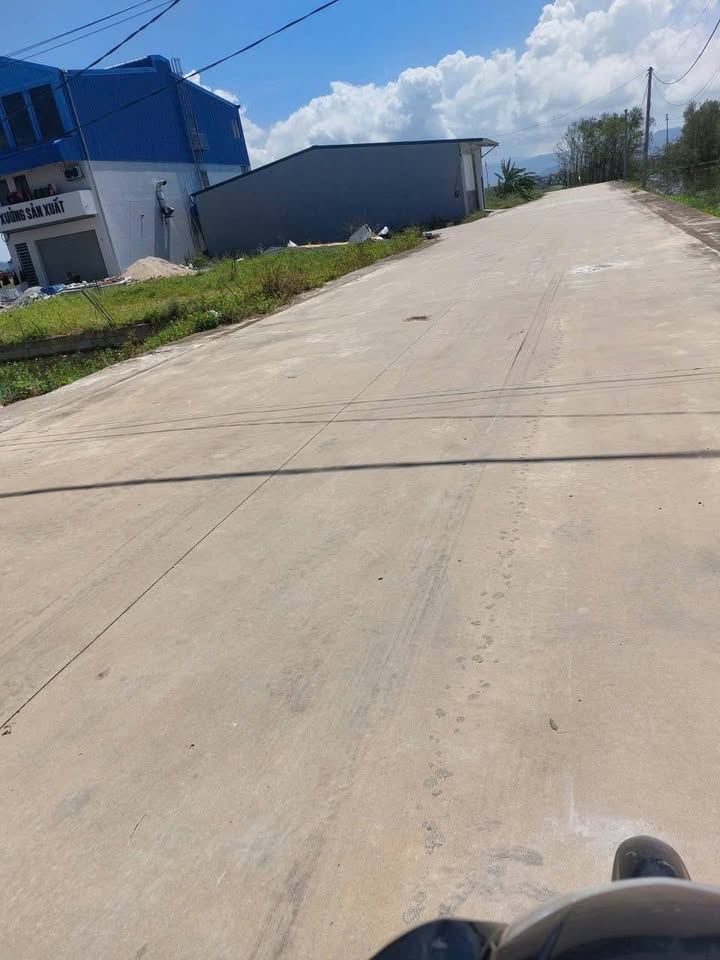 Cho thuê nhà xưởng mặt đường Trần Đình San 200m² - Giao thông thuận lợi