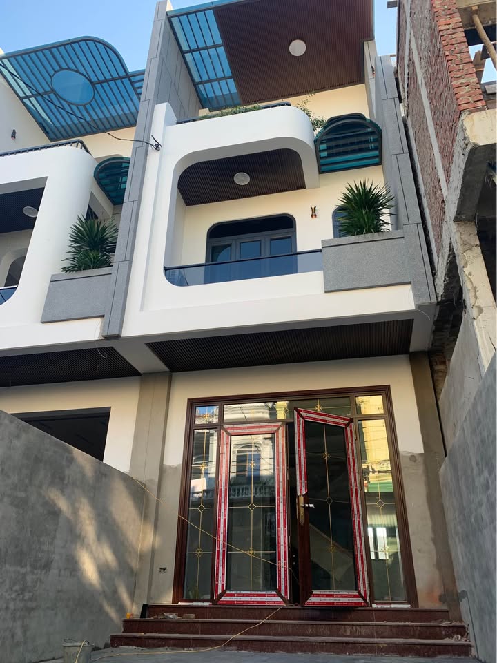 Nhà 3 tầng chính chủ tại phường Thành Vinh 110m² - Full nội thất, giá thỏa thuận!