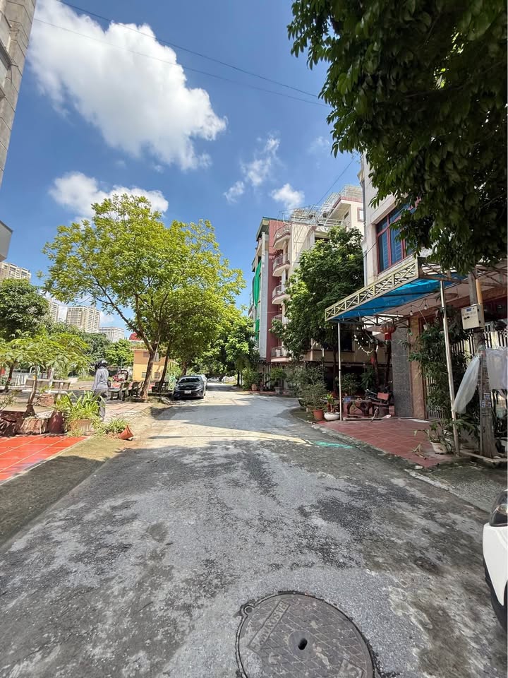 Nhà phố Lê Trọng Tấn, Hà Đông 50m² giá 16 tỷ - Thiết kế hiện đại, view sân chơi!