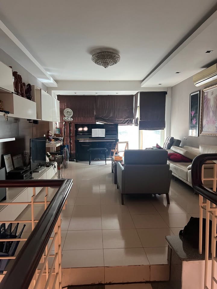 Nhà cho thuê hẻm 18 Nguyễn Thị Minh Khai 68m² giá 45 triệu - Nội thất cao cấp, khu vực sầm uất!