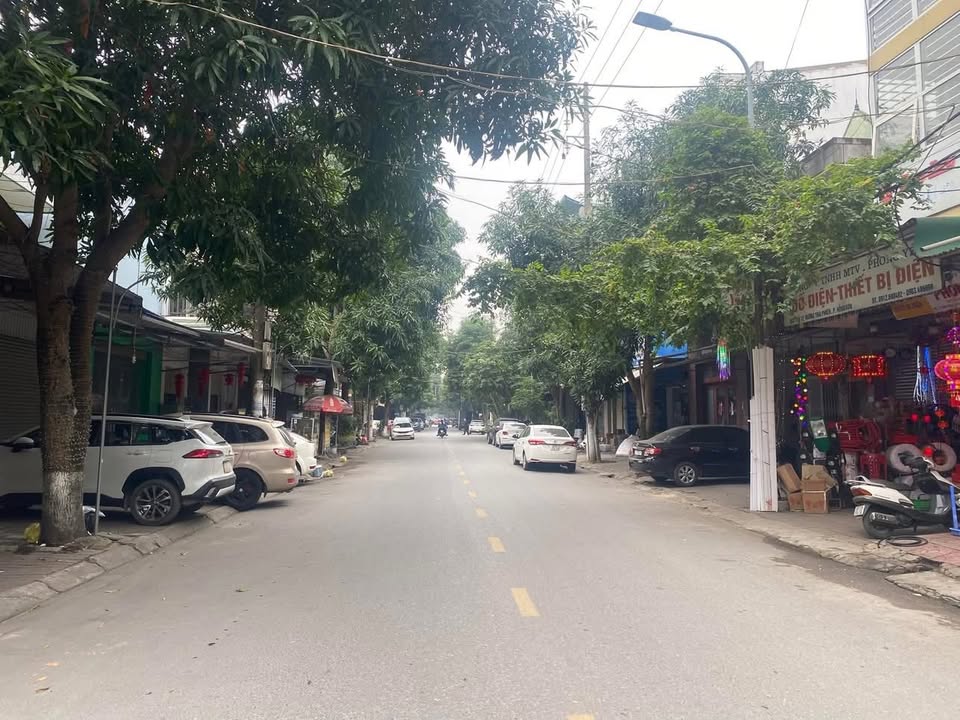 Đất mặt đường Thái Phiên TP Vinh 103m² giá 10 tỷ - Kinh doanh thuận lợi!