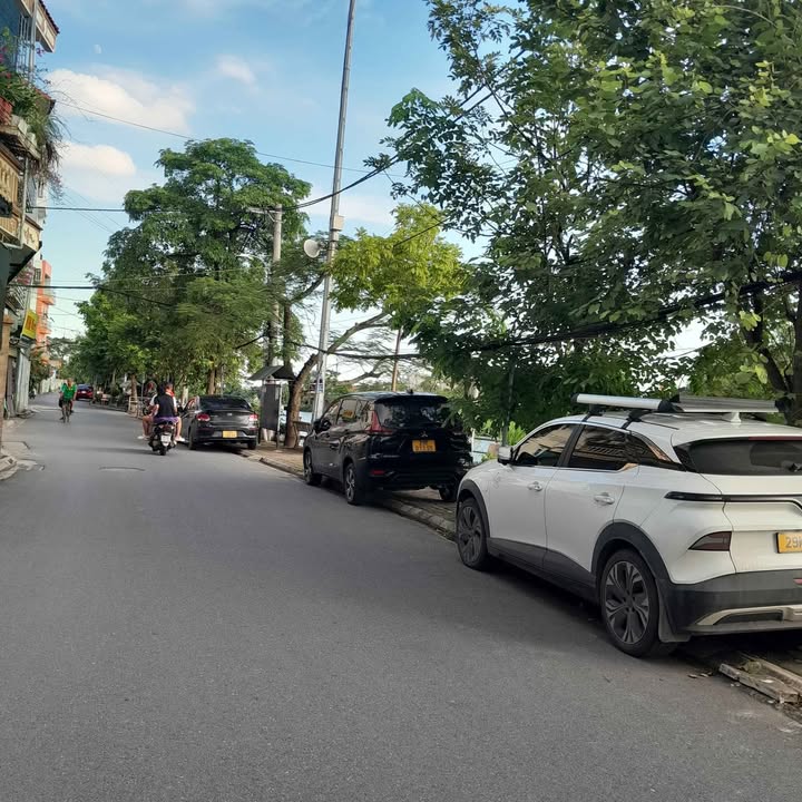 Đất Cổ Bi Gia Lâm 33m² giá 3 tỷ - Sổ đỏ đẹp, ô tô vào tận nơi!