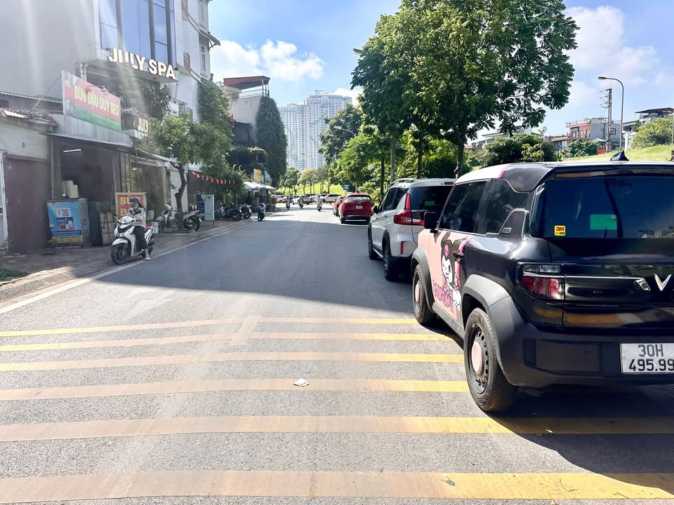 Nhà mặt ngõ đẹp Ngọc Thụy 60m² giá thỏa thuận - Ô tô tránh, kinh doanh thuận lợi!