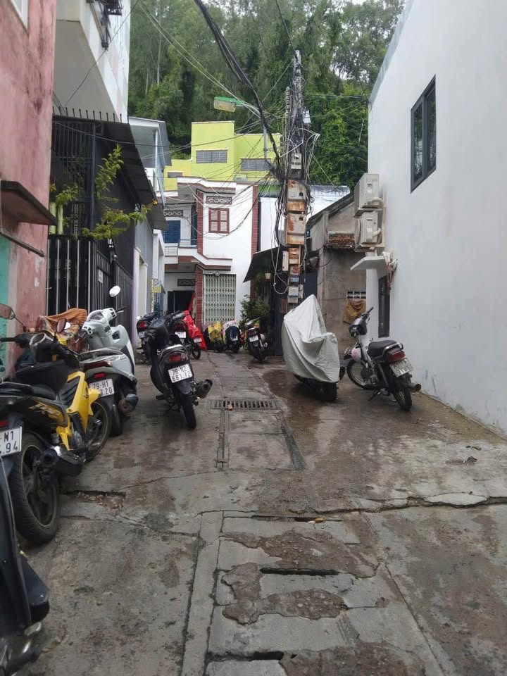 Nhà riêng Nha Trang 38m² giá 450 triệu - Đường ô tô thoải mái