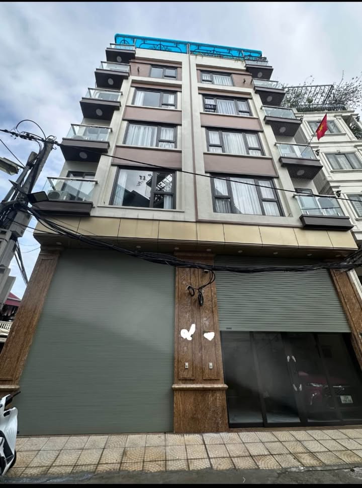 Nhà đẹp 7 tầng phường Lĩnh Nam 40m² giá 13.5 tỷ - Ô tô tránh, thang máy