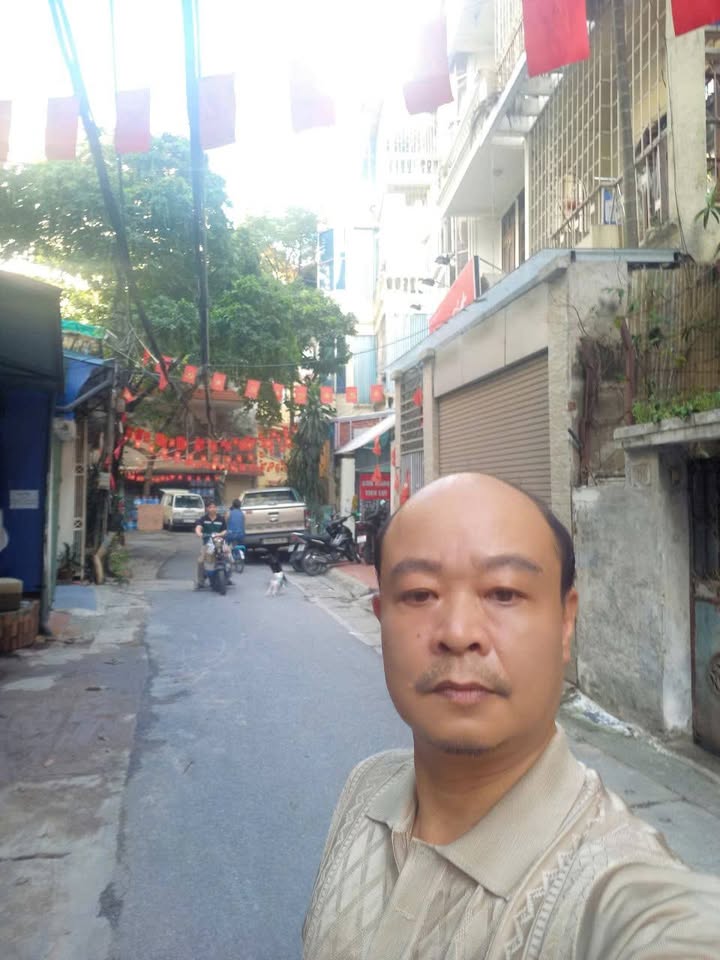 Nhà phố Ba Đình 32m² giá 12.2 tỷ - Ô tô đỗ cửa, khu vực sầm uất!