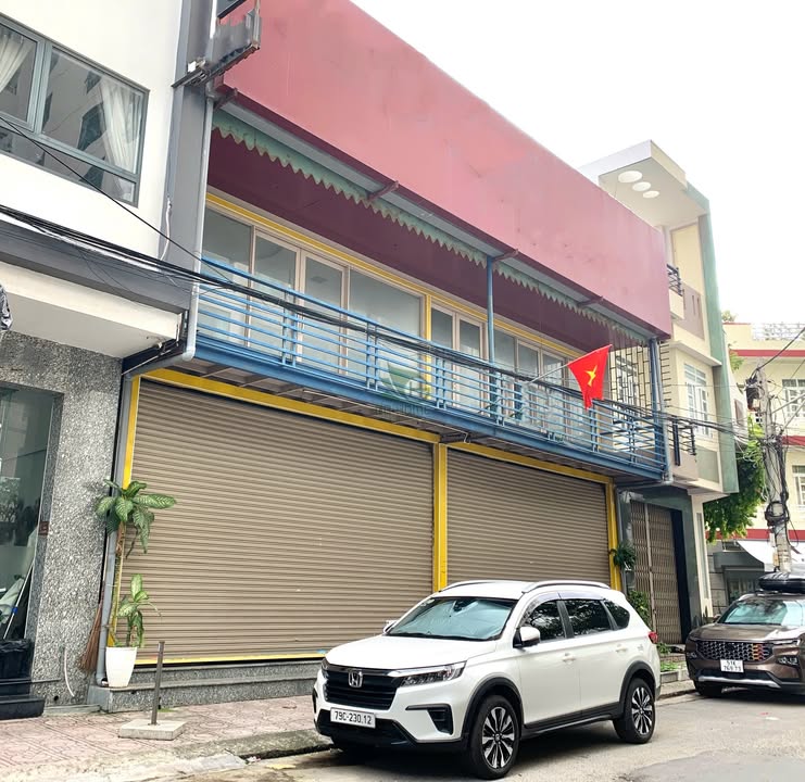 Cho thuê nhà kinh doanh 2 tầng siêu rộng tại Nha Trang 360m² - Mặt tiền lý tưởng cho mọi lĩnh vực!