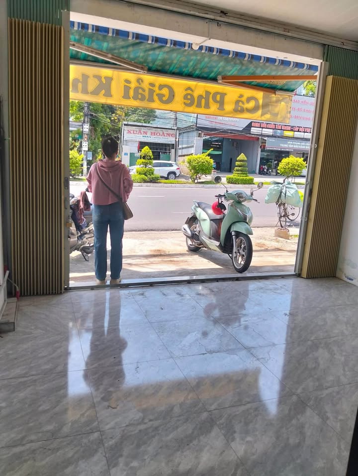 Nhà mặt tiền đường 23/10 Nha Trang 4.5 triệu - Gần đường D30, thuận tiện kinh doanh!