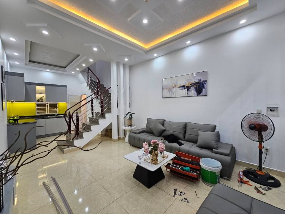 Nhà 4 tầng Miếu Hai Xã - 36m² giá 2.55 tỷ - Thiết kế hiện đại, thoáng mát!