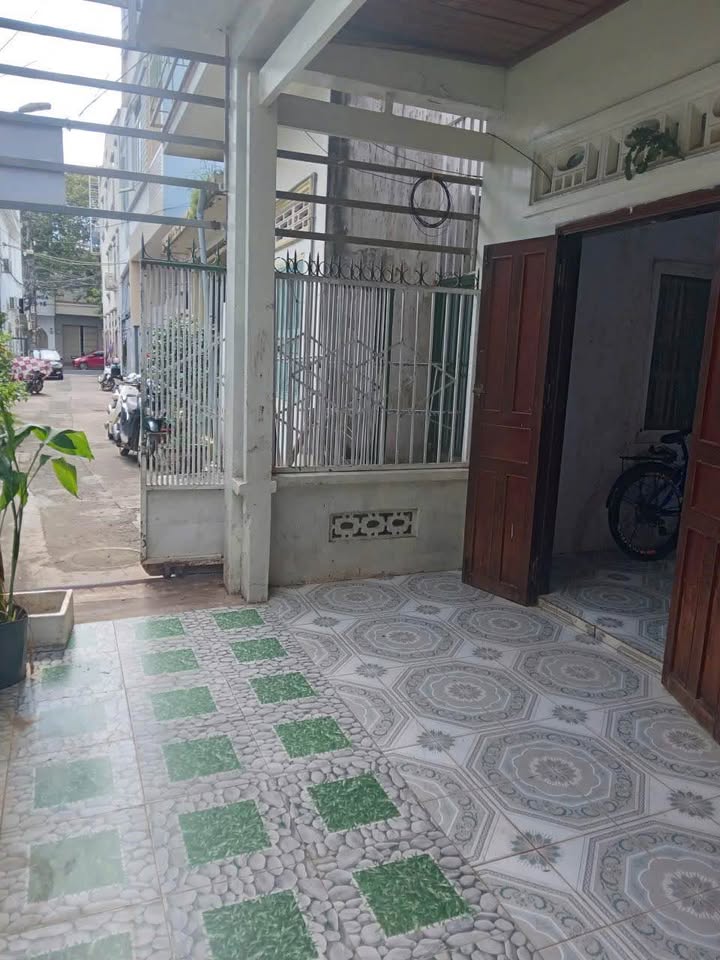 Nhà nguyên căn Trần Hưng Đạo Buôn Ma Thuột 3 triệu - Sạch sẽ, vào ở ngay!