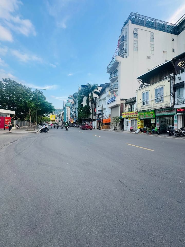 Bán nhà mặt phố Ngọc Hà, Ba Đình 60m² giá 35.39 tỷ - Vị trí đắc địa kinh doanh!