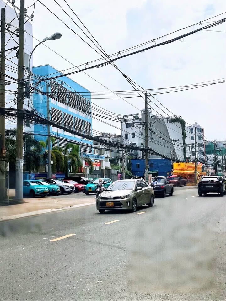 Nhà mặt tiền Cách Mạng Tháng 8, Q3 - 53m² giá 10.99 tỷ - Cơ hội đầu tư tuyệt vời!