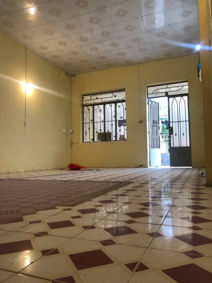 Nhà nguyên căn cho thuê đường Lê Văn Huân, Vĩnh Hòa, Nha Trang 150m² - Phù hợp kinh doanh và ở