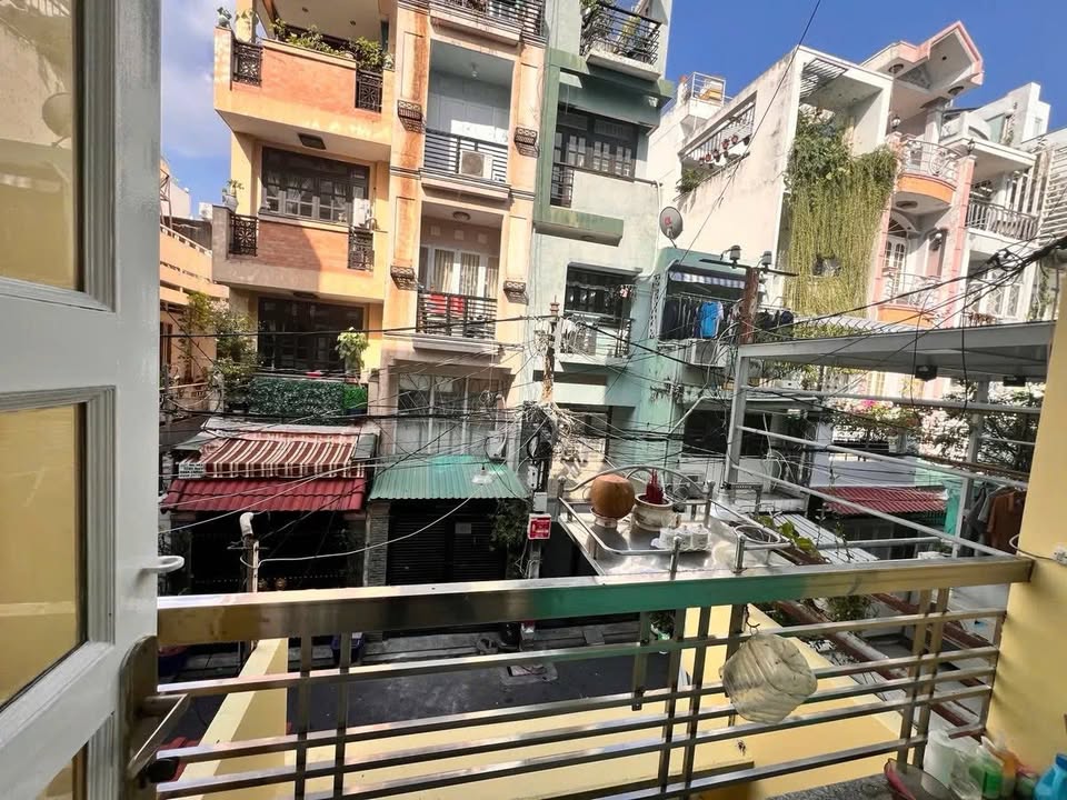 Nhà hẻm ô tô Lê Văn Sỹ Tân Bình 53m² giá 10.5 tỷ - Hiếm có khó tìm!