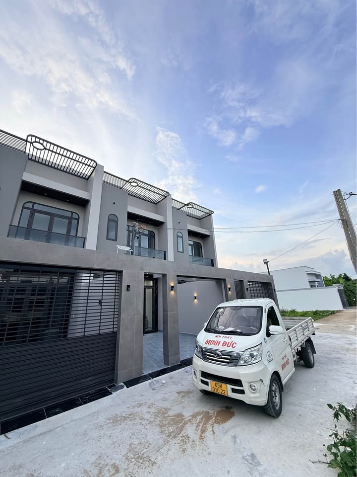 Nhà liền kề Trung An 98m² giá 2.5 tỷ - Tặng nội thất đầy đủ!