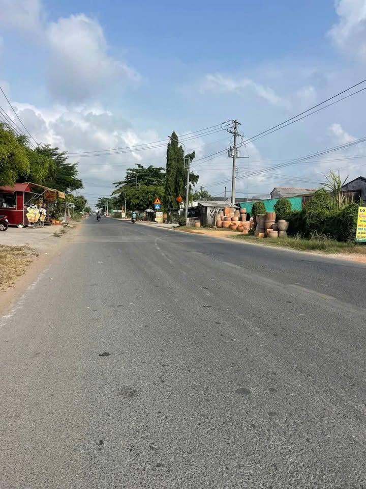 Đất nền mặt tiền kinh doanh đường Tỉnh 902 Mang Thít 300m² giá 2 tỷ - Cơ hội đầu tư hấp dẫn!