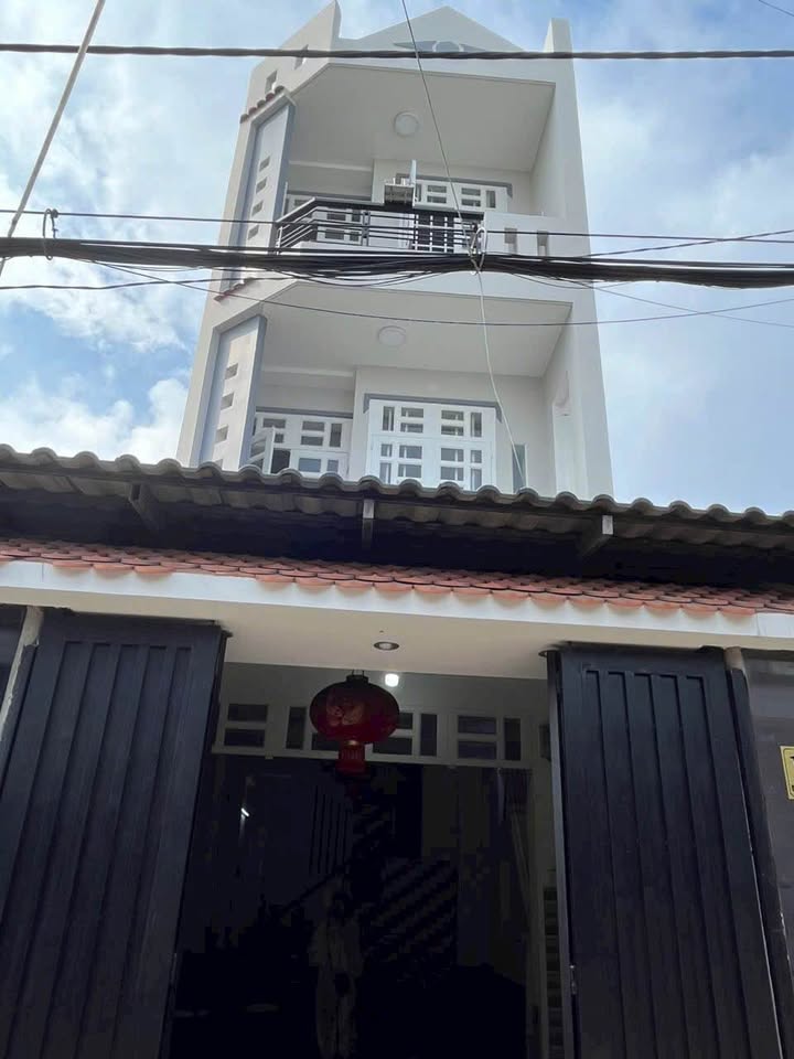 Nhà thuê 2 lầu 3 phòng ngủ đường Liên Khu 4-5, giá 8 triệu/tháng - Sẵn sàng vào ở!