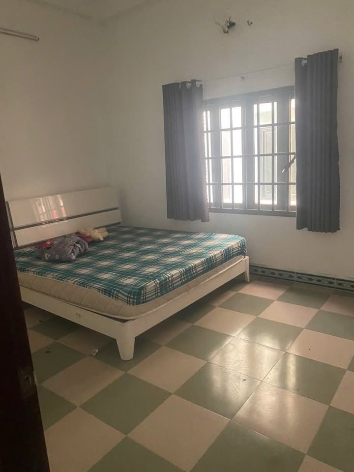 Nhà cho thuê đường Nguyễn Cửu Đàm 81m² giá 25 triệu - Phòng ngủ rộng rãi