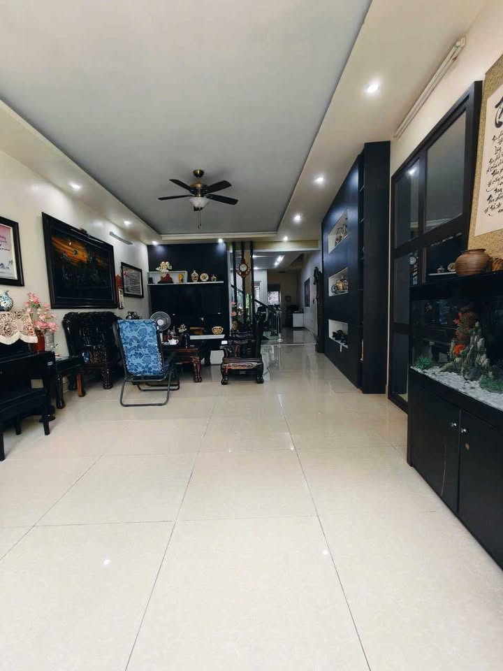 Nhà mặt đường Trần Thành Ngọ, Kiến An 213m² giá 21 tỷ - Vị trí đẹp, kinh doanh thuận lợi!