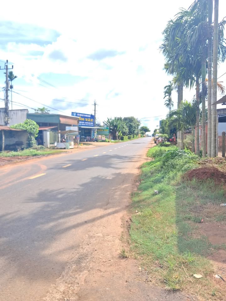 Đất nền Buôn Hồ 175m² giá chỉ 650 triệu - Vị trí đắc địa, dân cư đông đúc!