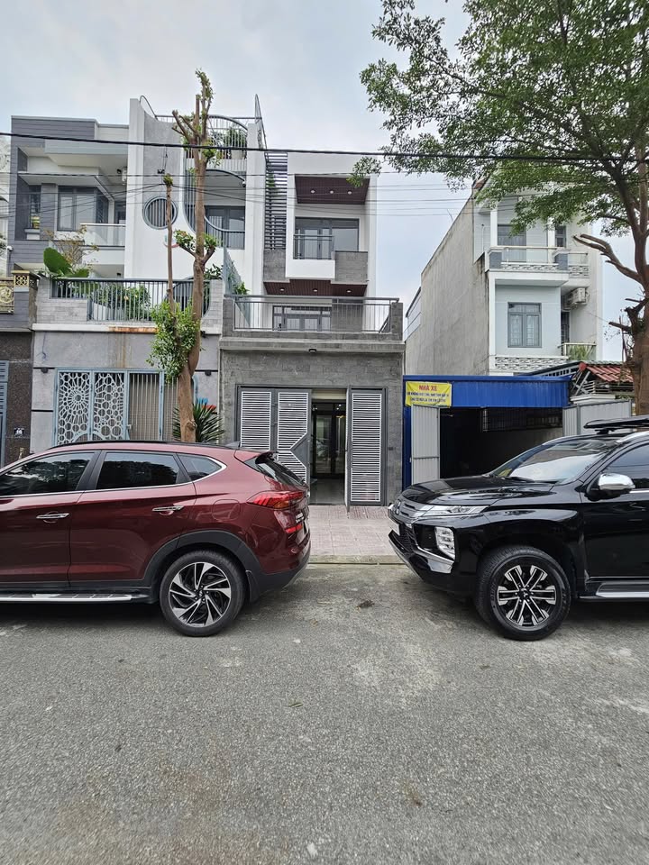 Nhà 1 Trệt 2 Lầu Tại Tân Bình, Dĩ An 84,5m² giá 4,85 tỷ - Full Nội Thất Cao Cấp