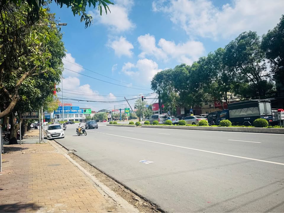 Nhà mặt tiền đường Mai Hắc Đế, Vinh 85m² - Vị trí kinh doanh lý tưởng!