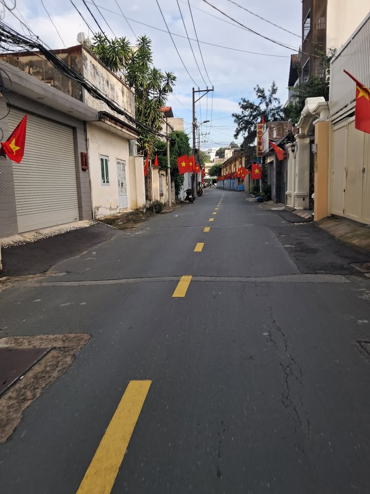 Đất nền Thủ Đức 73m² giá 7.5 tỷ - Sổ đỏ chính chủ, xây mới ngay!