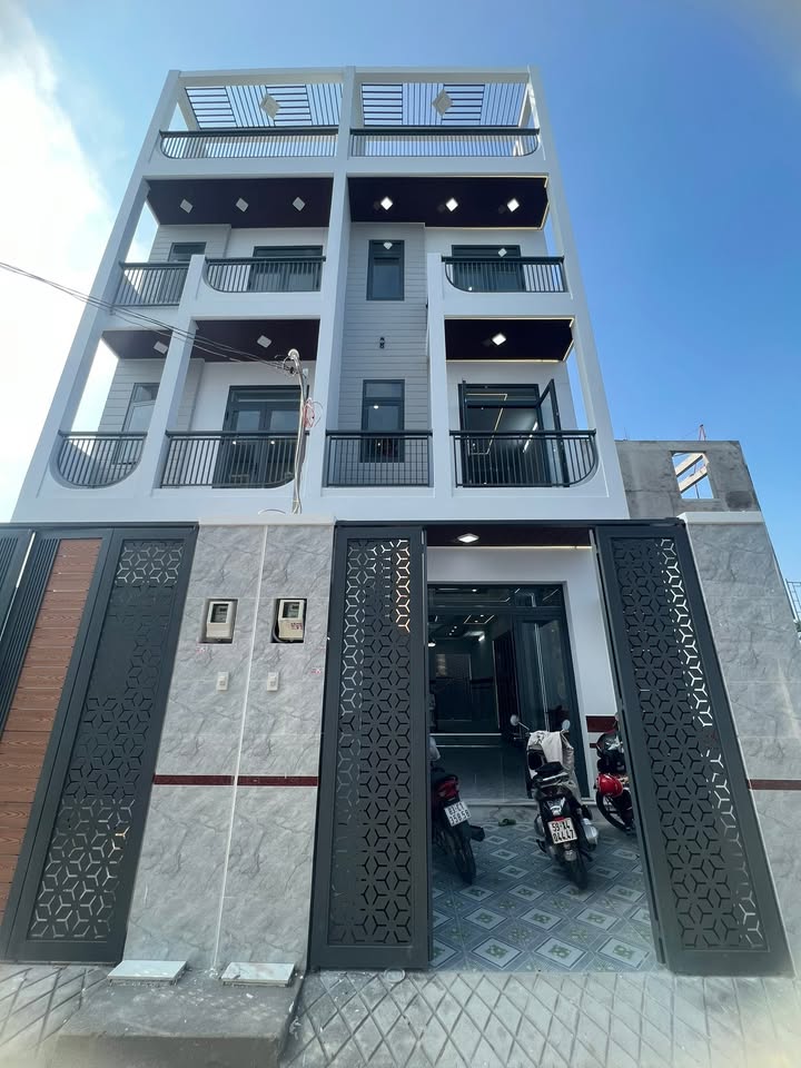 Nhà phố 68m² Long Trường 6,5 tỷ - Vị trí vàng, tiện nghi đầy đủ!