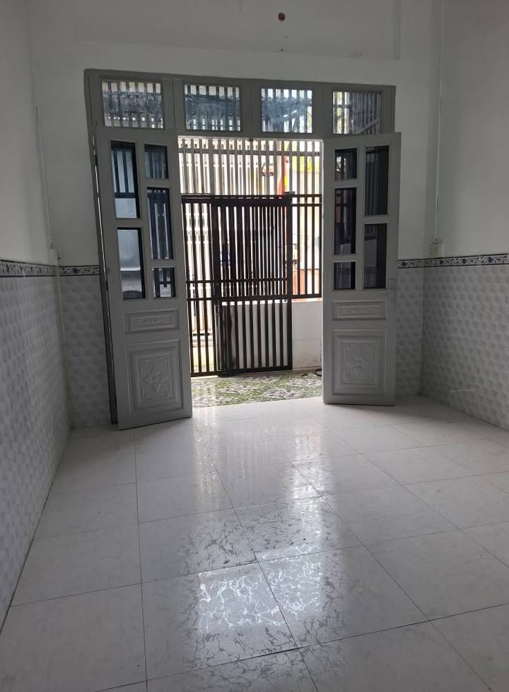 Nhà gác lửng Hóc Môn 45.5m² giá 1.35 tỷ - Vị trí gần chợ Gà thuận tiện!