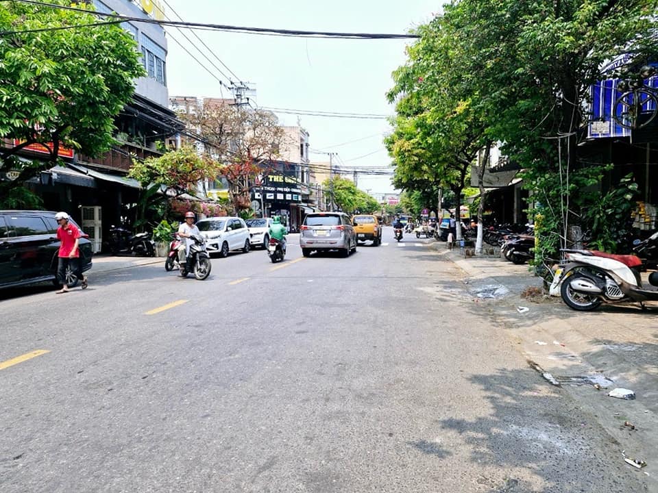 Nhà mặt tiền Lê Đình Dương 200m² giá 18 tỷ - Kinh doanh đỉnh cao!