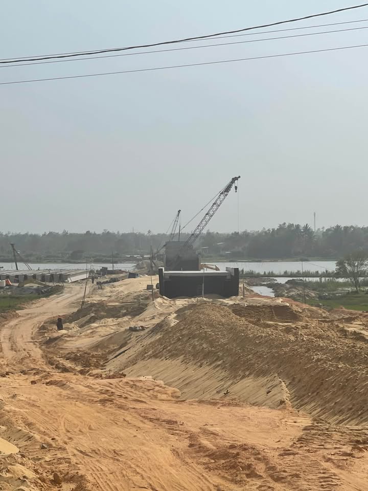 Đất thổ cư mặt tiền Đường Thanh Niên, Hội An 300m² giá chỉ 2 tỷ - Đầu tư sinh lời ngay!