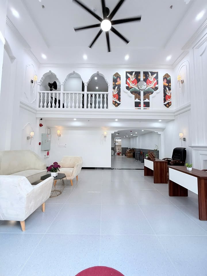 Căn hộ khách sạn 7 tầng Nguyễn Sinh Sắc 109m² giá 18 tỷ - Dòng tiền thu nhập 100 triệu/tháng!