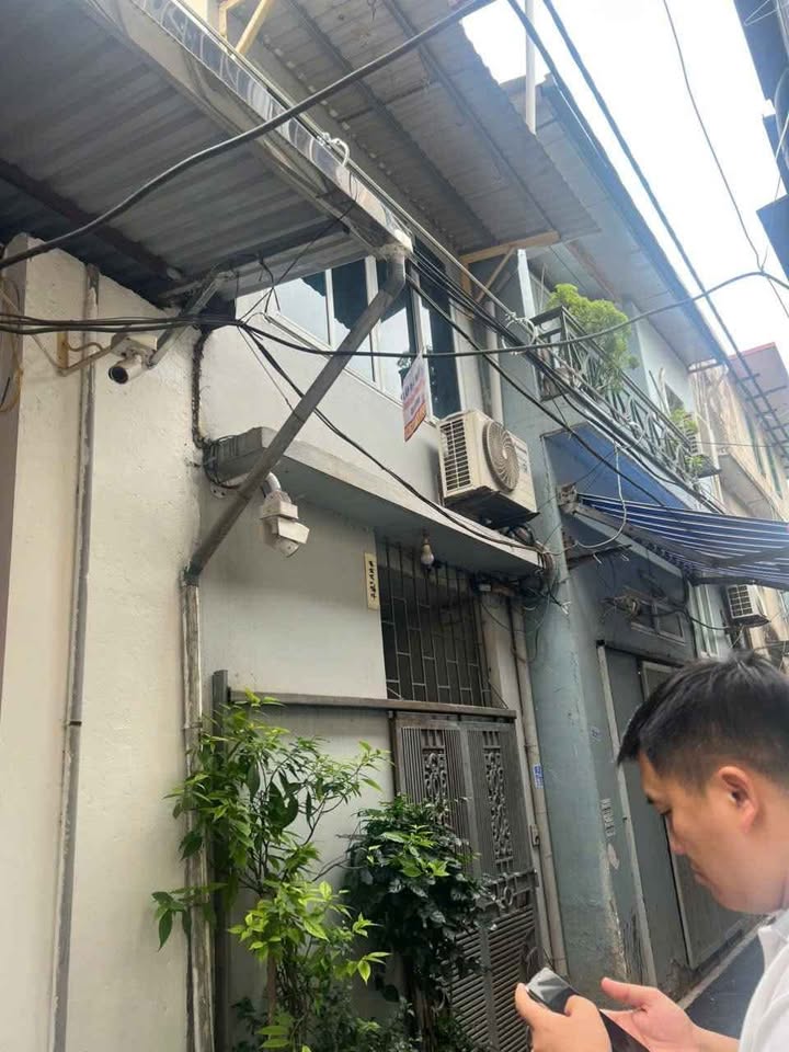 Nhà bán Tứ Liên, Tây Hồ 31m² giá 2 tỷ - Vị trí đẹp, ngõ thông thoáng!