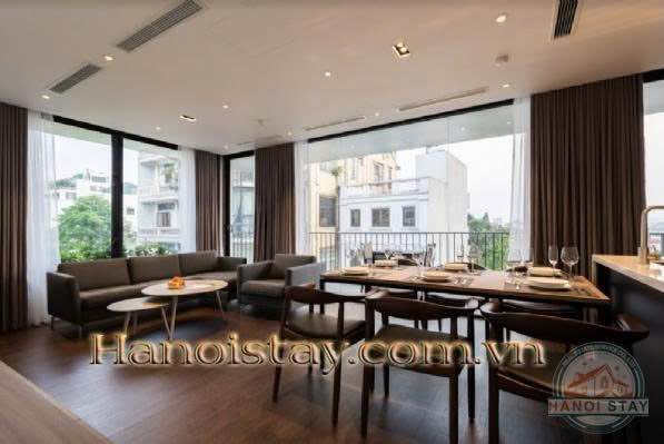 Căn hộ cho thuê 2 phòng ngủ Tô Ngọc Vân 100m² giá 13 triệu - Sân thượng nhìn ra Hồ Tây!