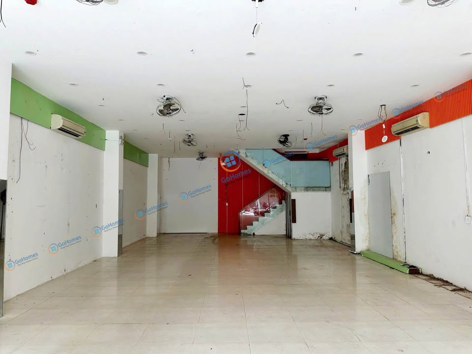 Nhà mặt tiền Lê Duẩn, Hải Châu 125m² giá 110 triệu - Kinh doanh sầm uất!