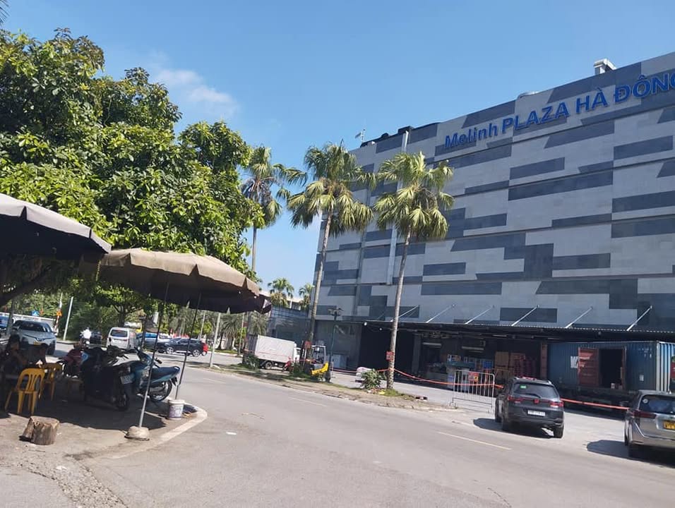 Townhouse liền kề Văn Phú 55m² giá 17 tỷ - Kinh doanh sầm uất, ô tô đỗ thoải mái!