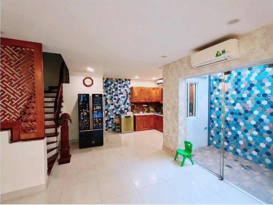 Nhà nguyên căn 4 tầng tại Ba Đình 90m² chỉ 28 triệu/tháng - Phù hợp kinh doanh và sinh sống!