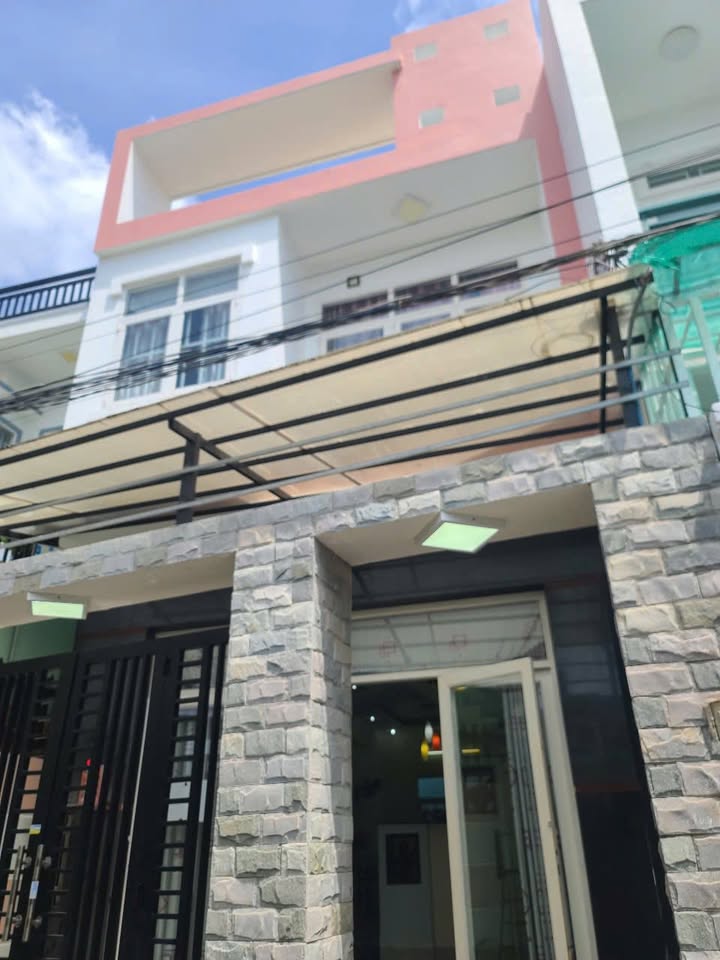 Nhà 1 lầu Tân Kim 75m² giá 2.3 tỷ - Đầy đủ tiện ích xung quanh!