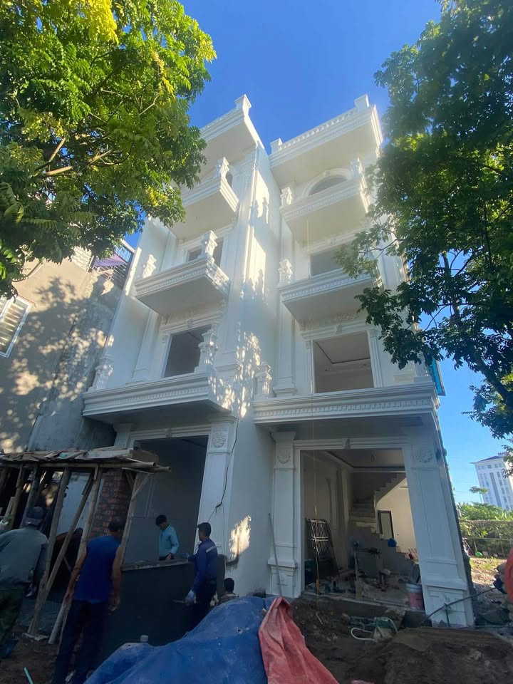 Nhà 4 tầng mặt đường Tức Mạc, phường Lộc Vượng 66m² giá 5.2 tỷ - Cơ hội đầu tư tuyệt vời!