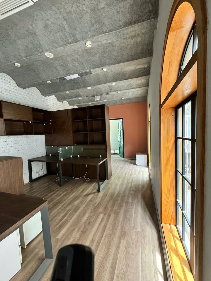 Văn phòng cho thuê đầy đủ nội thất tại phố Huế, Hai Bà Trưng - Sẵn sàng làm việc ngay!