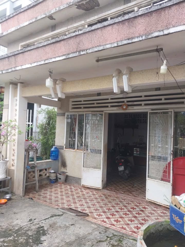 Nhà chính chủ bán tại Hà Tiên 177,8m² giá 2,7 tỷ - Vị trí trung tâm thuận lợi!