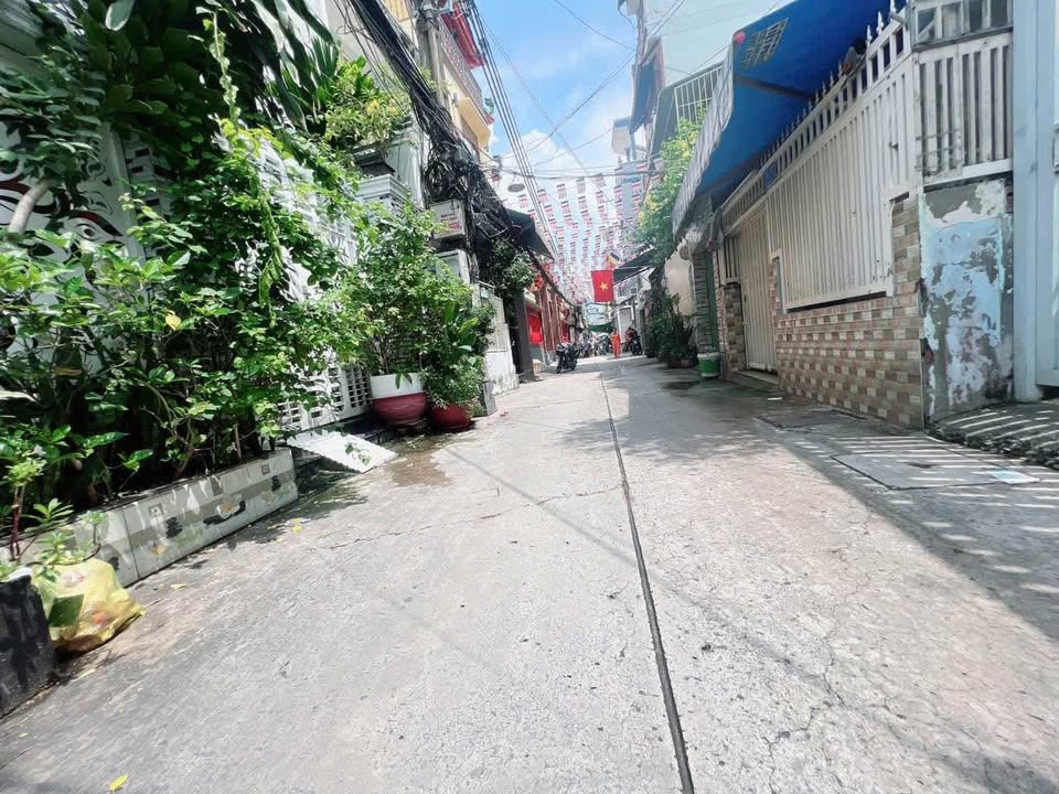 Nhà phố Đoàn Văn Bơ Quận 4 66m² giá 6.6 tỷ - Khu vực hiện hữu, pháp lý rõ ràng!