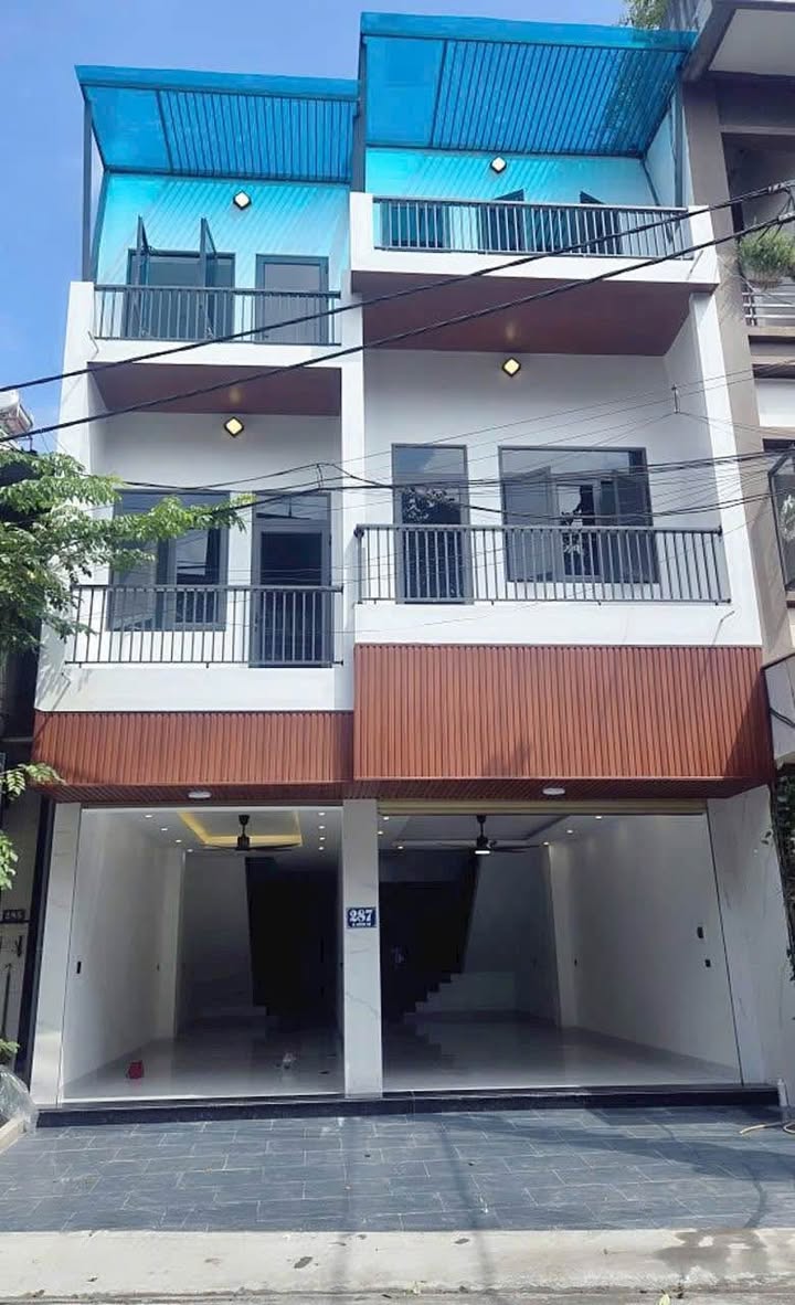 Nhà phố Cốc Lếu Lào Cai 60m² giá 4.6 tỷ - Vị trí đắc địa, kinh doanh sầm uất!