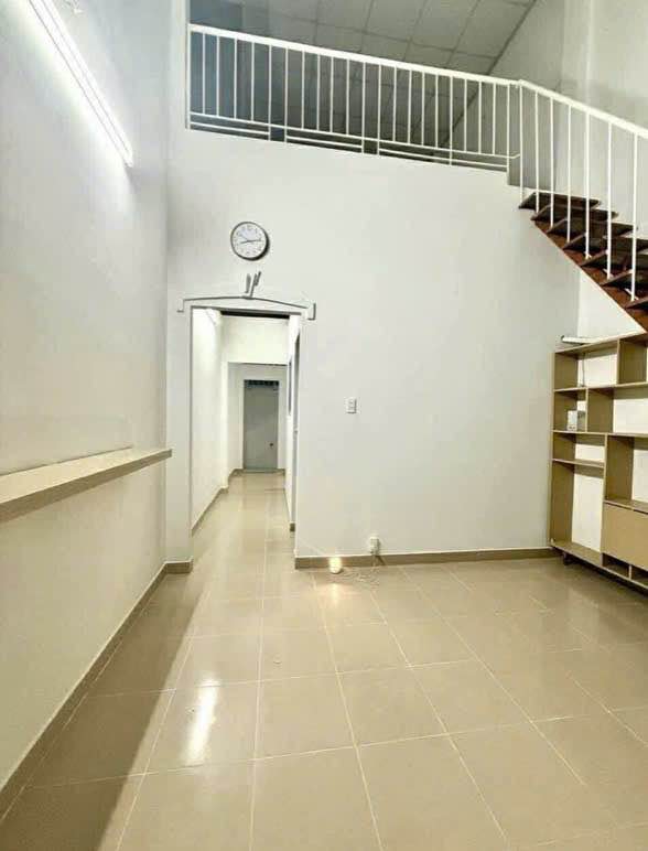 Nhà riêng Hóc Môn 50m² giá 2.9 tỷ - Sổ hồng chính chủ, gần chợ Đông Thạnh!