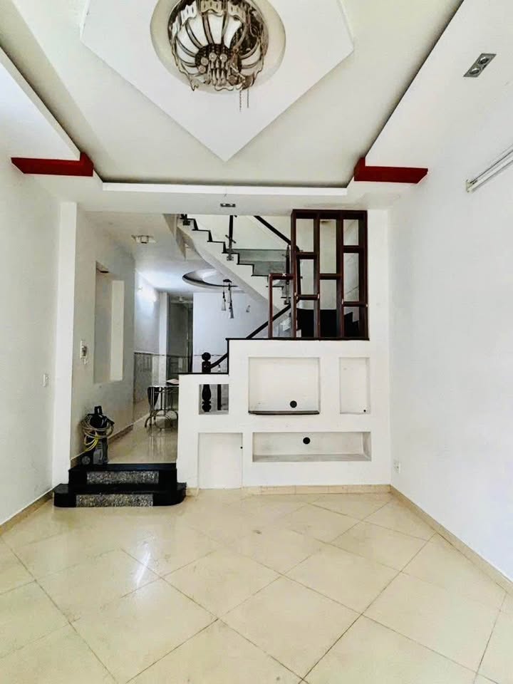 Nhà thuê Tân Phú 72m² giá 14 triệu - Mặt tiền nội bộ Nghiêm Toản