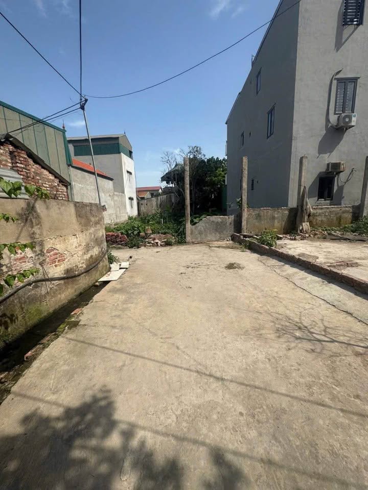 Lô đất 50m² tại xã Mỹ Hưng, Thanh Oai - Sổ đỏ chính chủ, giá chỉ 4 tỷ VND!